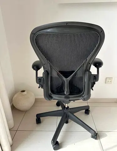Herman Miller Aeron Classic Chair Size B Fully Adjustable Black