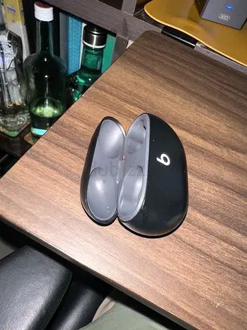 Beats Studio Buds Charging Case - Black