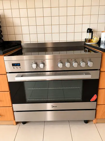 Midea electric stove with oven