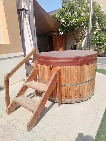 Outdoor Wooden Hot Tub with Steps and Cover