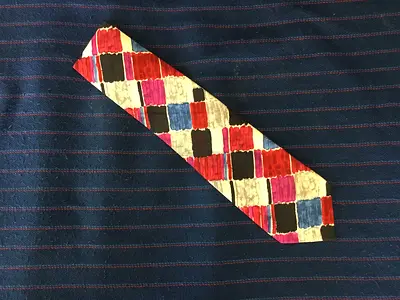 Original Vintage UNGARO (PARIS) Classic Silk Tie