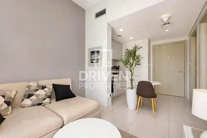 Mid Floor | Fully Furnished | Ready to move in