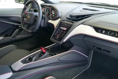 صورة مصغرة 14 لـ 2025 Lamborghini REVUELTO