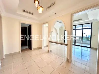 Large Layout | Old Town Island | Vacant