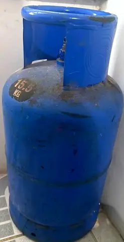 Empty Gas Cylinder with regulator