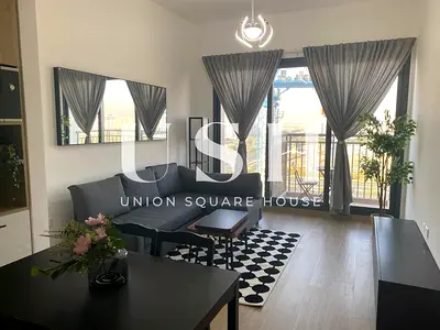 Contemporary 1-Bed l Furnished l Vacant