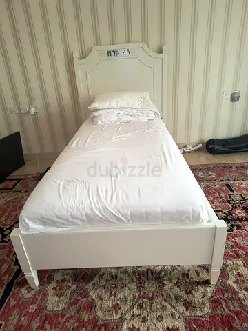 Single white wooden bed frame with headboard - good condition