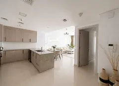 Vacant| | Well Maintained | Bright & Spacious