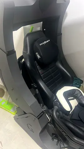 This is a premium Scorpion-style ergonomic gaming workstation / zero-gravity gaming cockpit, designe