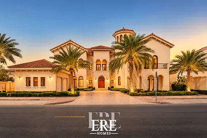 5BR Signature Villa | Beachfront | Frond C