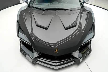 صورة 8 لـ 2024 Lamborghini REVUELTO