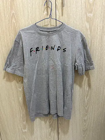 Grey 'Friends' Graphic T-Shirt - Unisex Casual Tee M