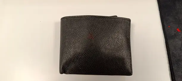 Black leather bi-fold men's wallet - gently used