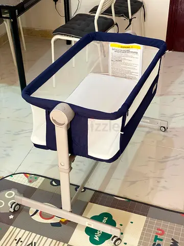 Li'l Pengyu 3-in-1 Baby Bassinet / Bedside Sleeper.