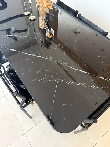 Dining table - Marble
