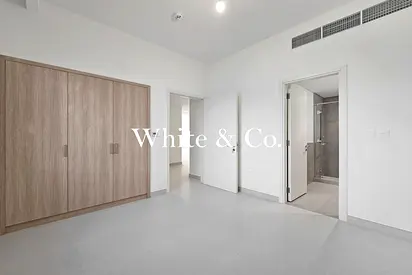 Single row | Vacant | Spacious Layout