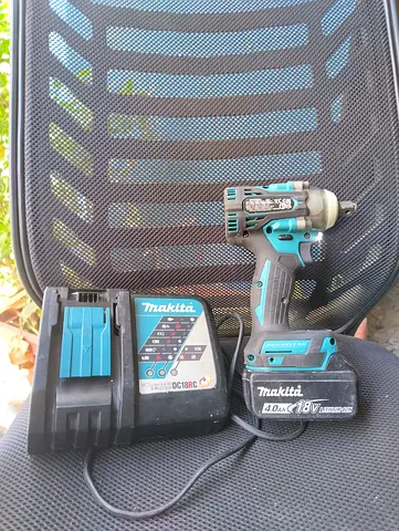 Makita 18V LXT Cordless 1/2" Square Drive Impact Wrench
