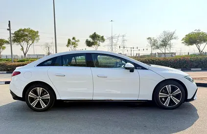 2025 Mercedes-BENZ EQE photo 7