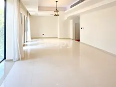 Landscaped | Extended Lounge | Vacant