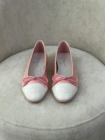 Chanel pink and white leather ballet flats - size available