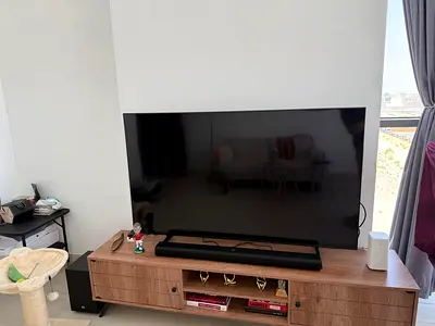 Samsung 60” DU7000 Crystal UHD 4K Smart TV – Excellent Condition