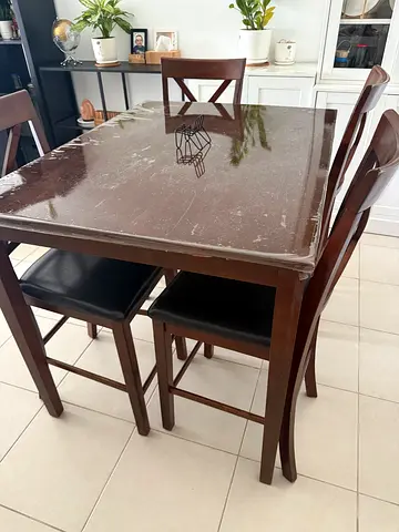 Dinning table with 4 chairs