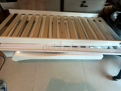 Baby adjustable cot