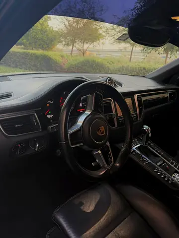 2016 Porsche MACAN photo 6