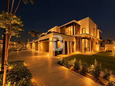 Single Row | Internal | Sunset Facing Backyard