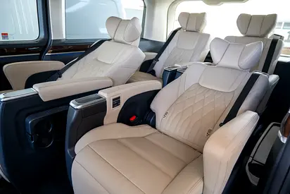 2026 Toyota GRANVIA — фото 11