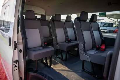 صورة 13 لـ 2026 Toyota HIACE