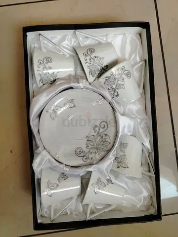 Porcelain tea cup and saucer set (6 cups) - floral design