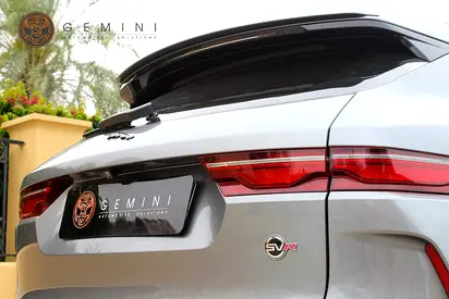 صورة 10 لـ 2021 Jaguar F-PACE