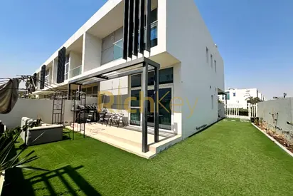 Well Maintained | Unfurnished | Corner Unit