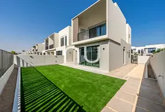 Premium Landscaped Corner 4Bed By Pool