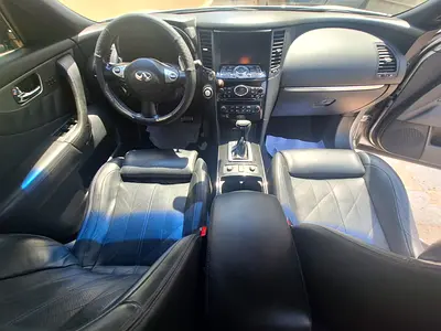2015 Infiniti QX70 — фото 5
