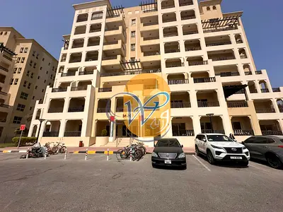 شقة واسعة للإيجار | إطلالة بحرية | قرية الحمراء