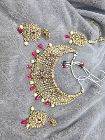 Traditional Indian Kundan Necklace Set with Earrings and Maang Tikka all for 125 aed