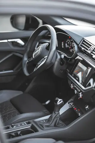 2021 AUDI RS Q3 photo 6