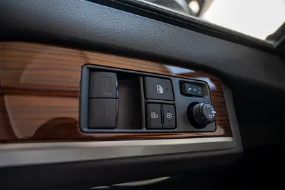2026 Toyota GRANVIA — фото 6