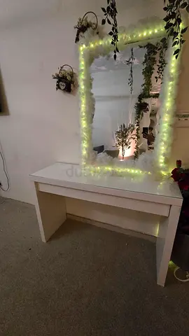 White dressing table / vanity with mirror and LED lights