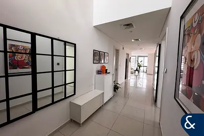 6 bed | Upgraded | Semi-furnished | V3