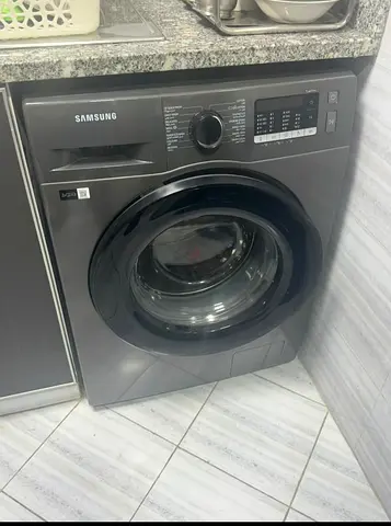 Samsung front-load washing machine - 8kg, good condition