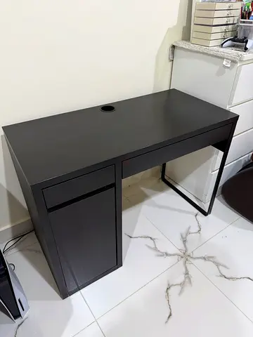 IKEA black computer desk with drawer and cable hole - 105cm Lenght,50cm width,75cm height