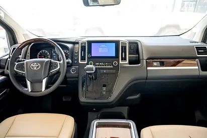 2026 Toyota GRANVIA — фото 9
