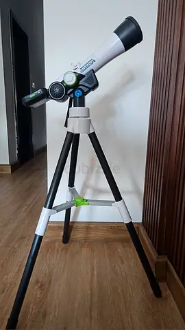 Leapfrog Telescope for Kids with Tripod — Good Condition