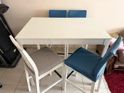 Bar table in excellent condition