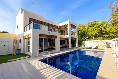 Elegant 5-Bedroom I Private Pool & Dual Parking