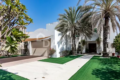 VASTU | EXTENDED | GREENERY BACKING | GARDEN HALL