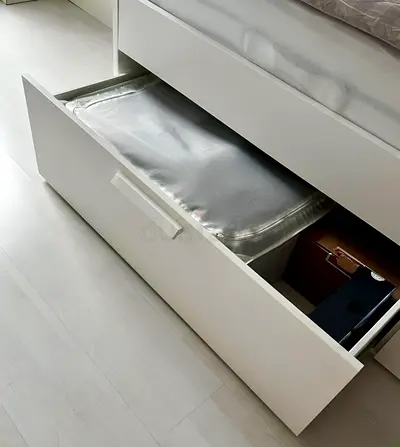 Ikea brimness king bed with ikea mattress 180*200